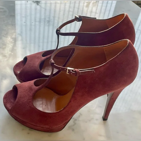 Gucci Suede peep toe heels, T-Strap, buckles, maroon, 37, EUC - Picture 6 of 15